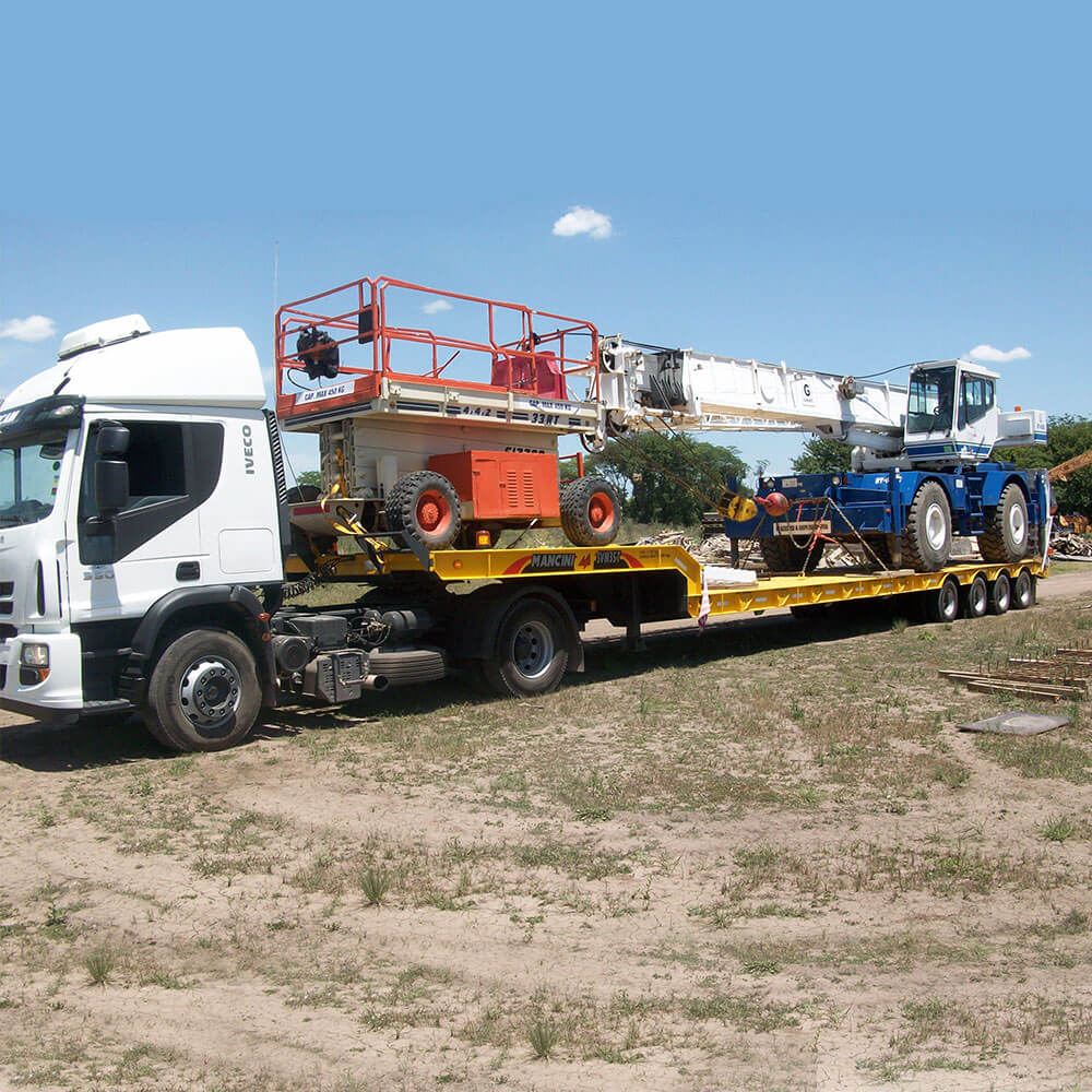 Camión Iveco Cursor  330 con Carretón ancho 3 mts, largo 16 mts.